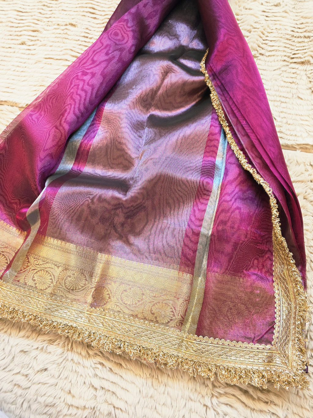 Banarasi Tissue Saree having Plain Body & Lace Border