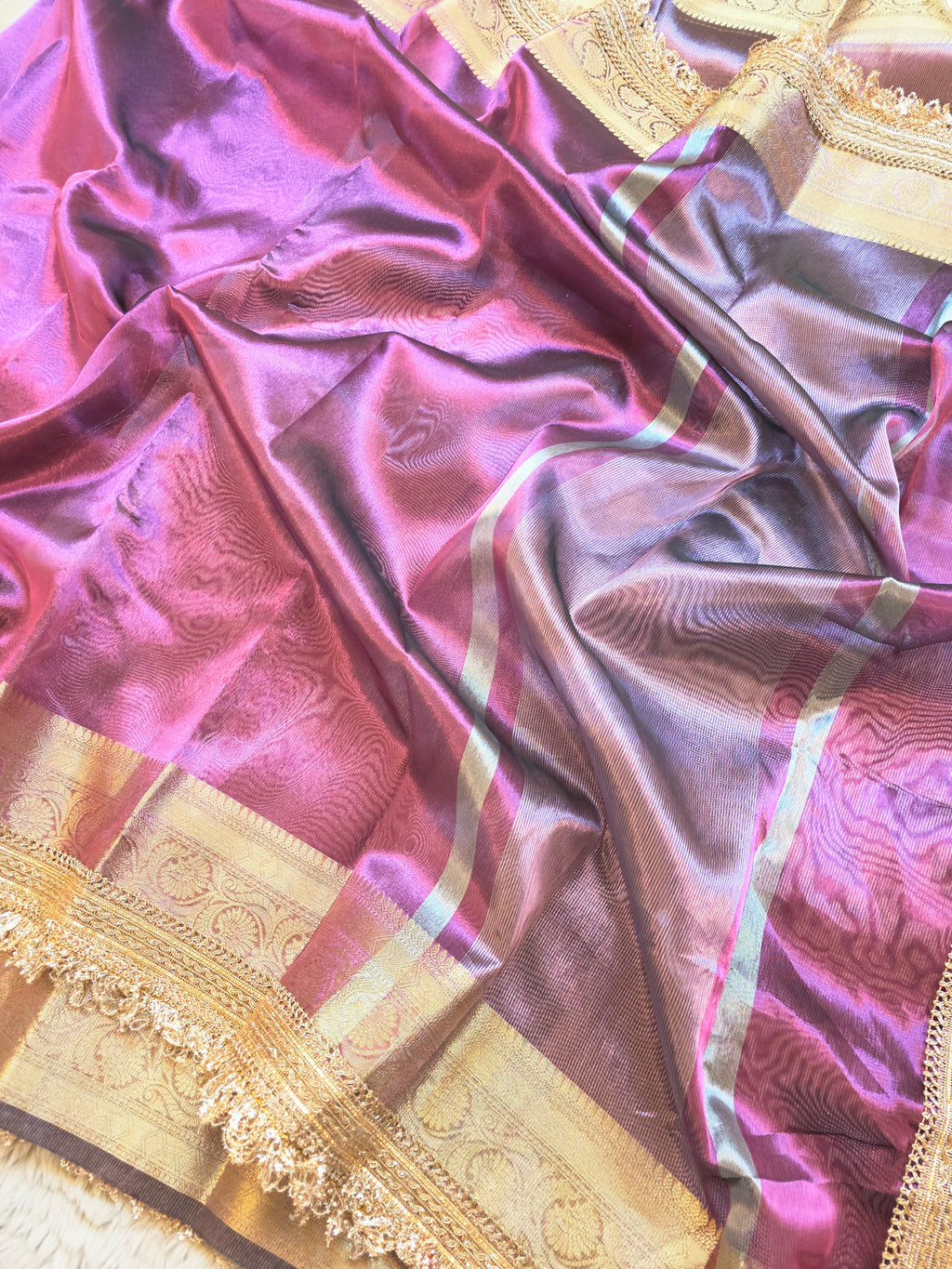Banarasi Tissue Saree having Plain Body & Lace Border